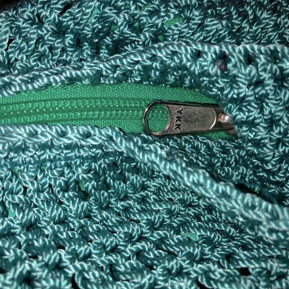 Crochet Crossbody Bag Teal Zipper Closure EUC - Picture 6 of 11